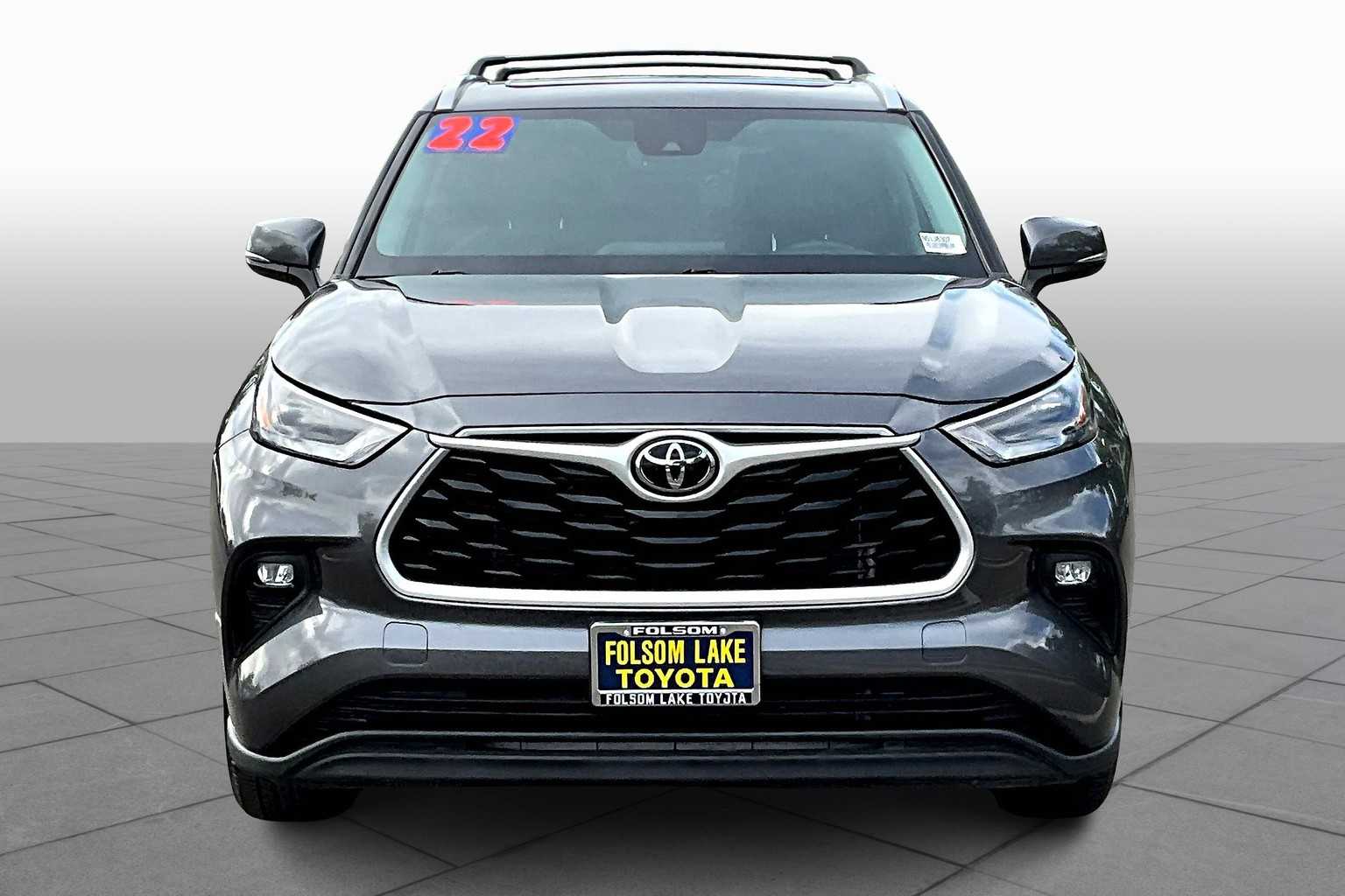 2022 Toyota Highlander XLE photo 3