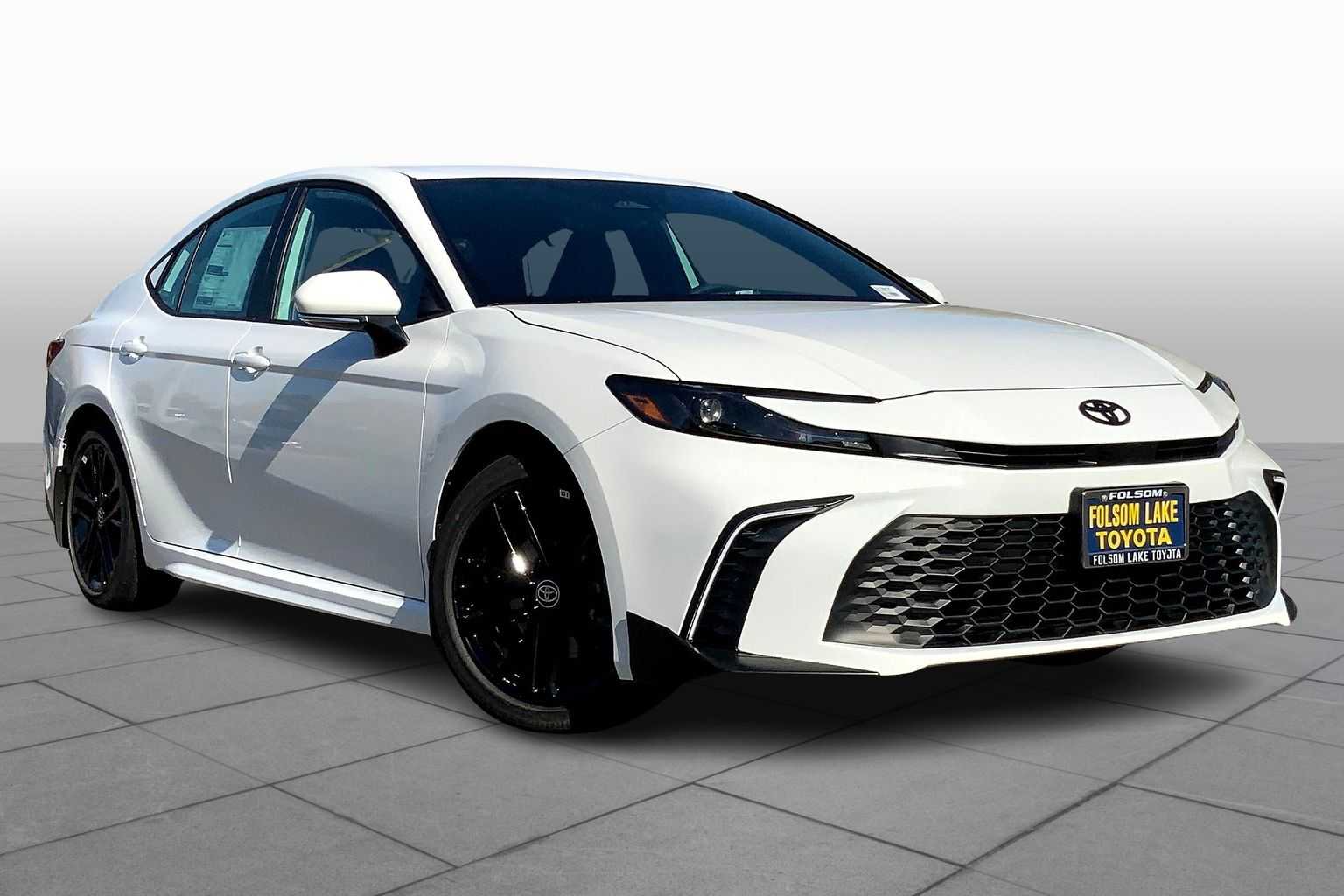 2025 Toyota Camry SE photo 2