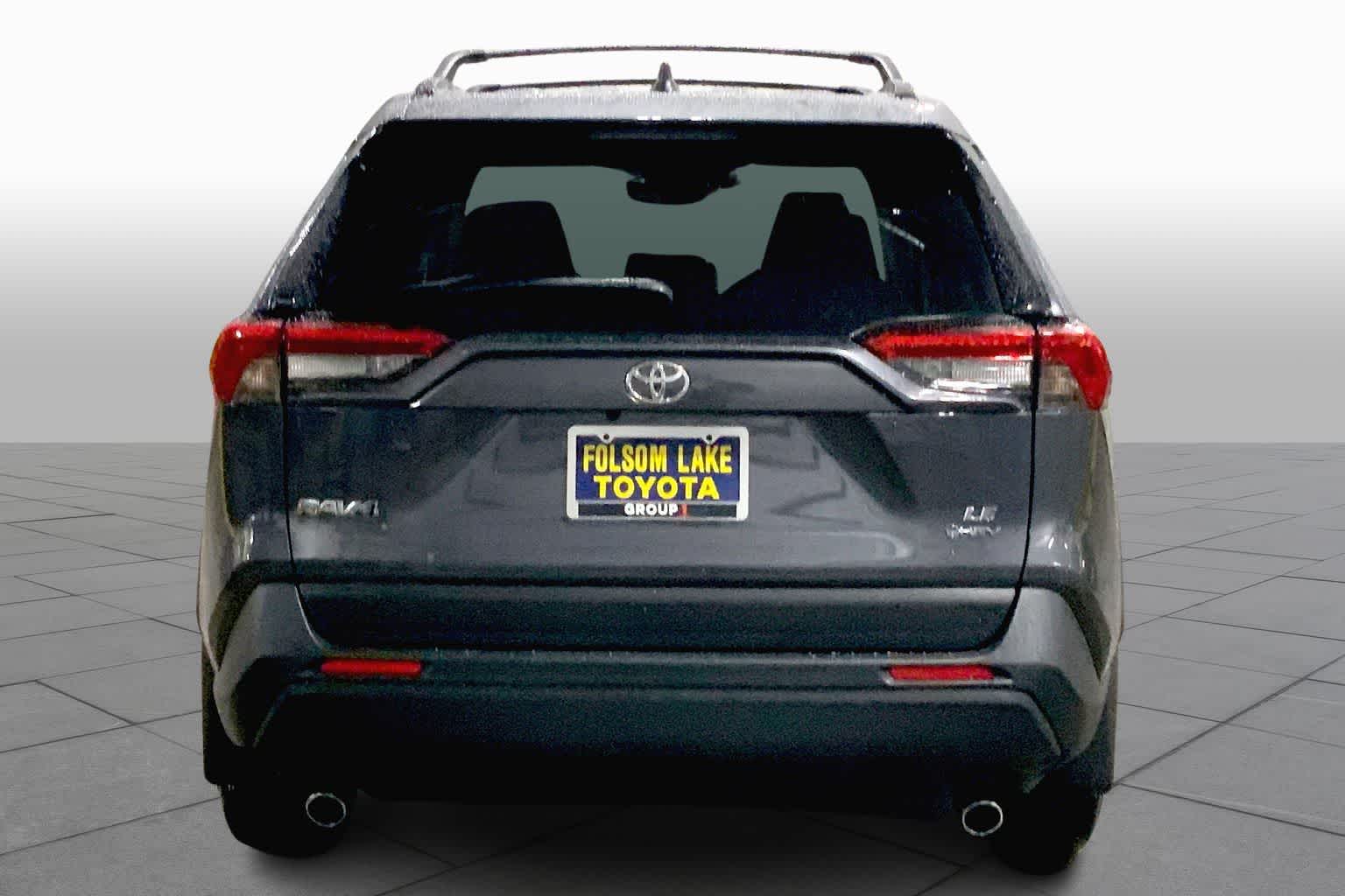 2025 Toyota RAV4 Hybrid LE photo 4