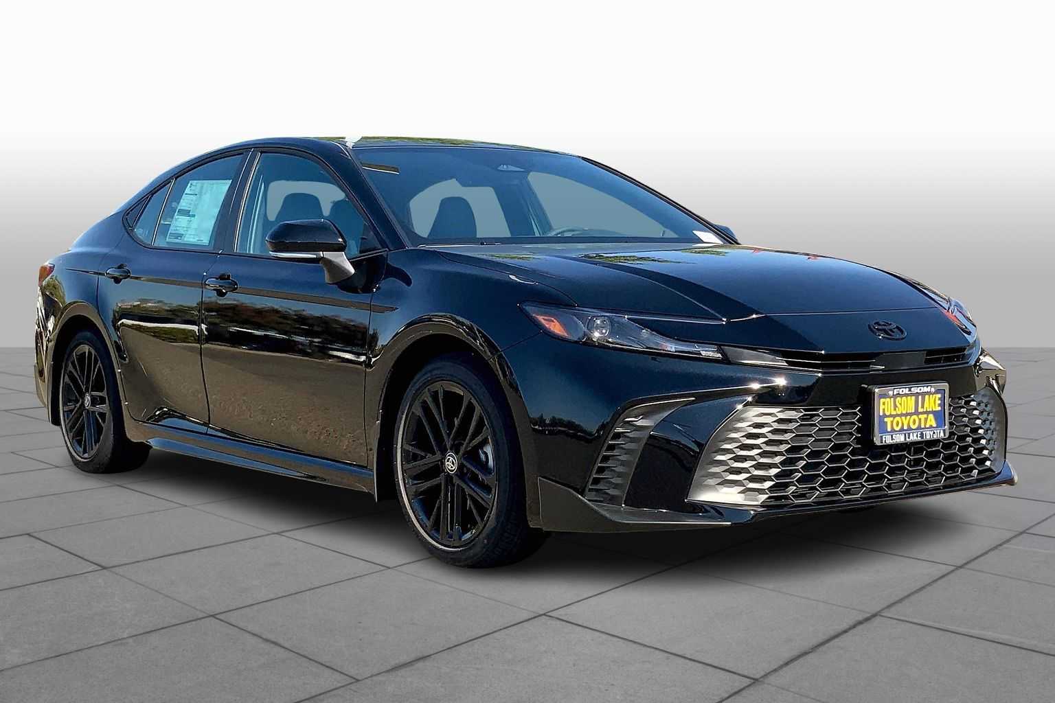 2025 Toyota Camry SE photo 2
