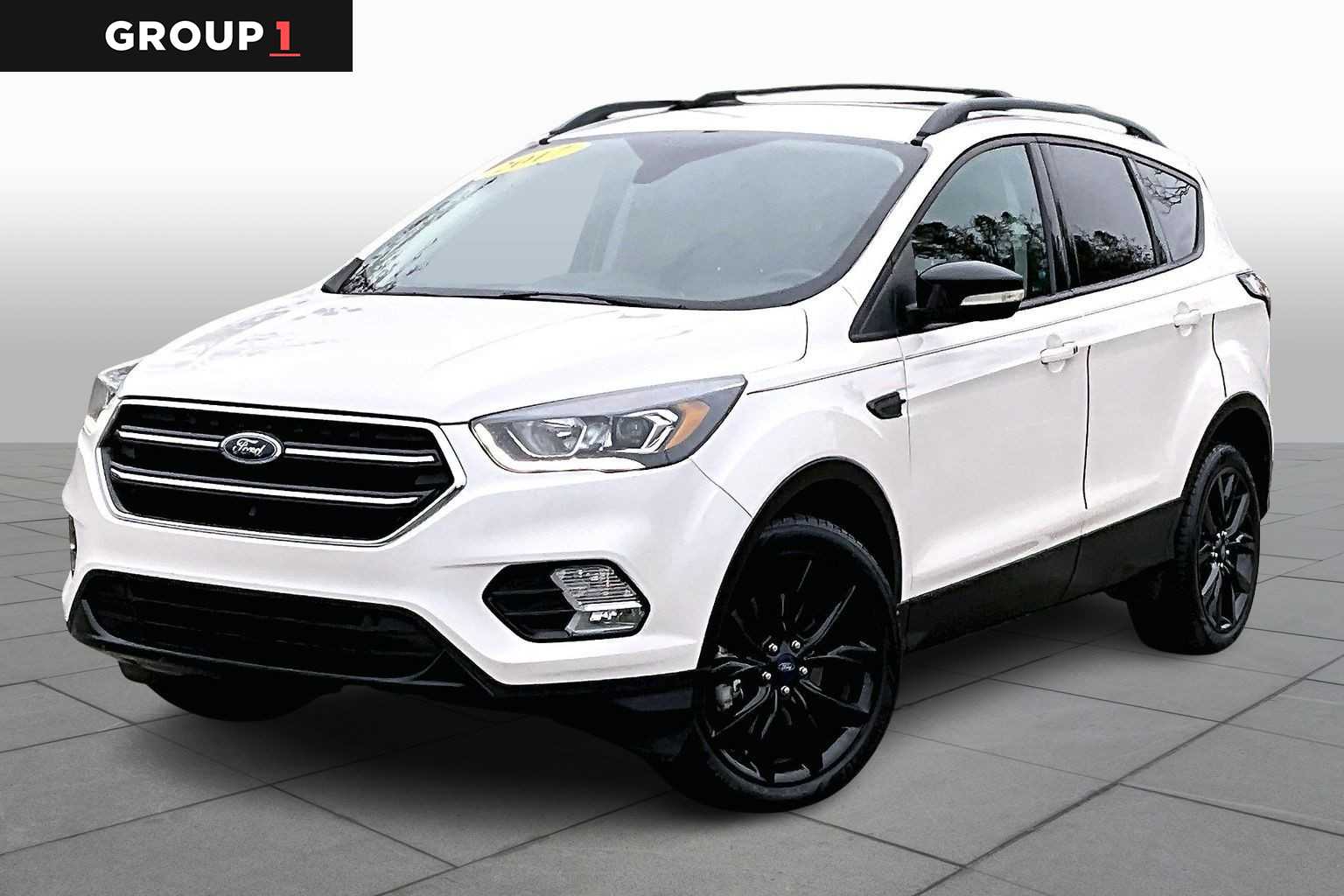 2017 Ford Escape Titanium's photo