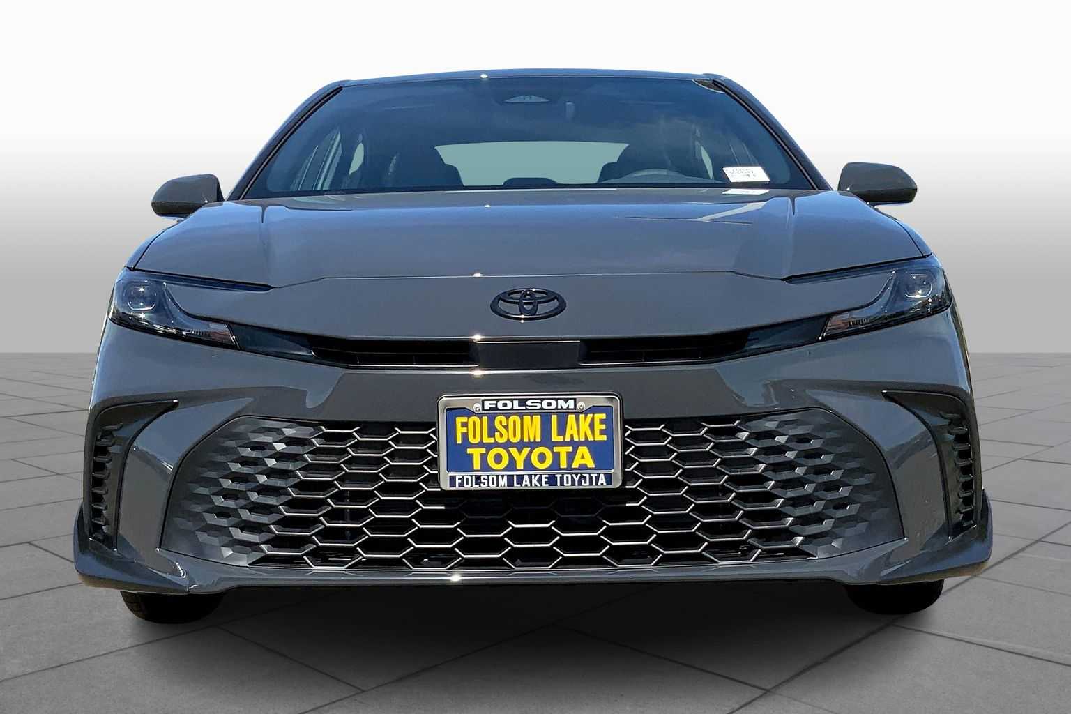 2025 Toyota Camry SE photo 2