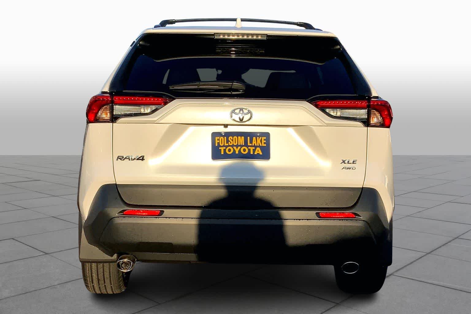 2025 Toyota RAV4 XLE Premium photo 4
