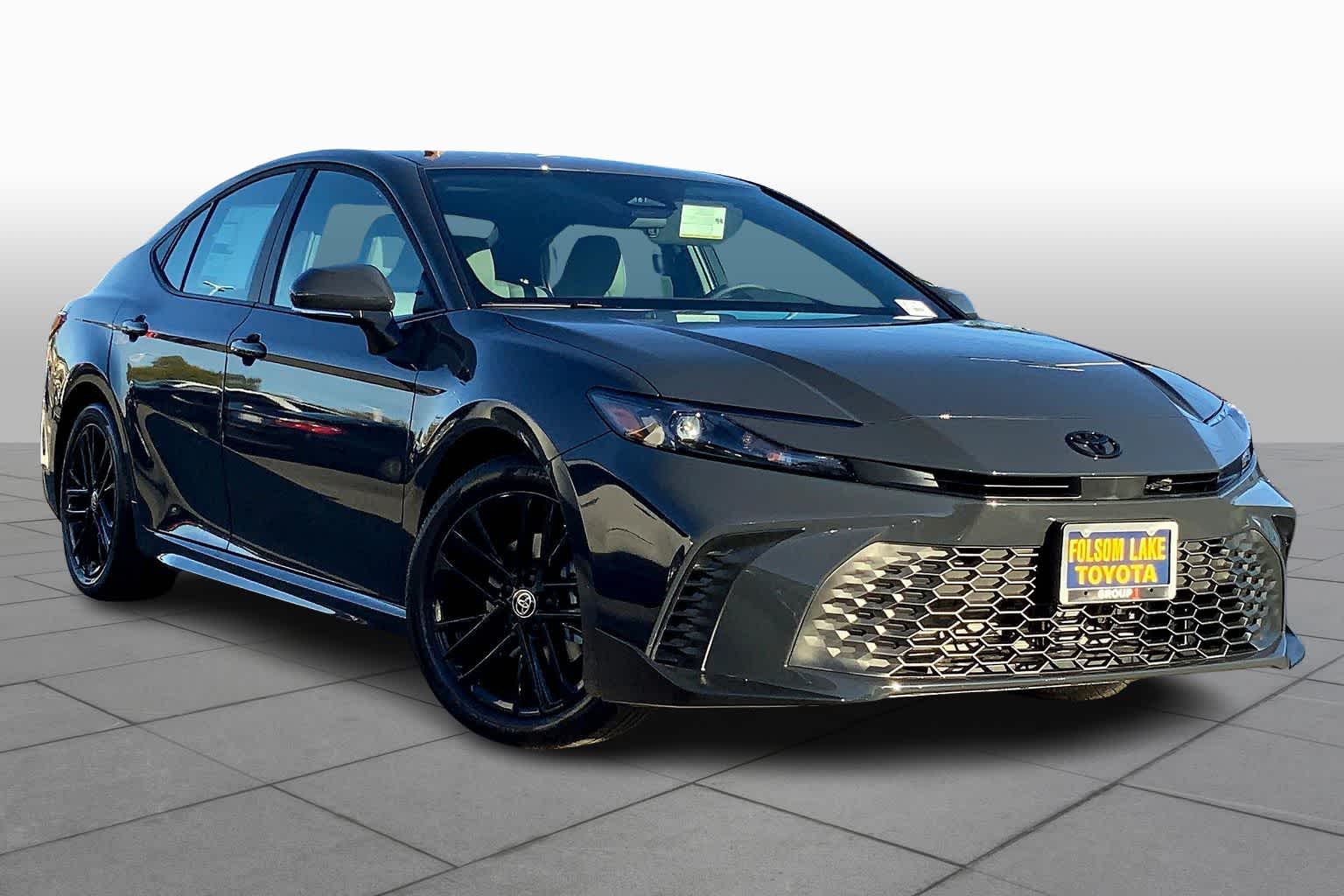 2026 Toyota Camry SE photo 2