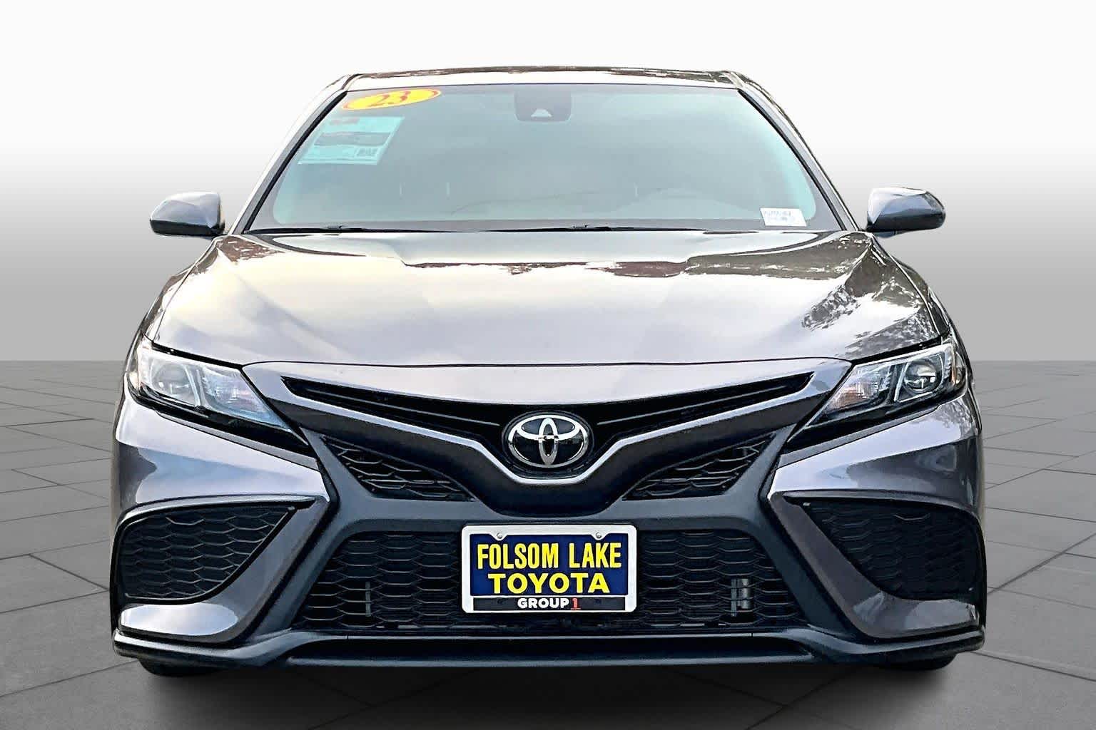 2023 Toyota Camry SE photo 3