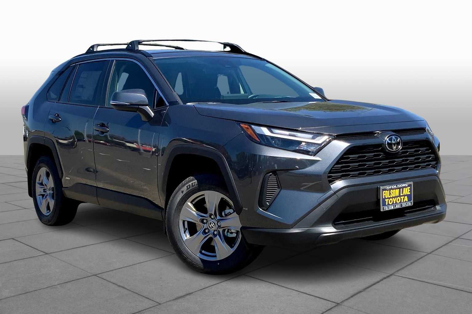 2025 Toyota RAV4 Hybrid LE photo 2