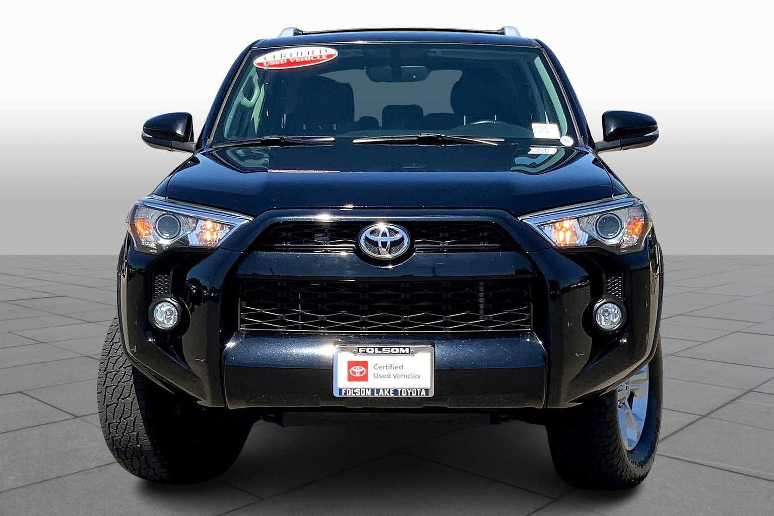 2017 Toyota 4Runner SR5 Premium photo 3