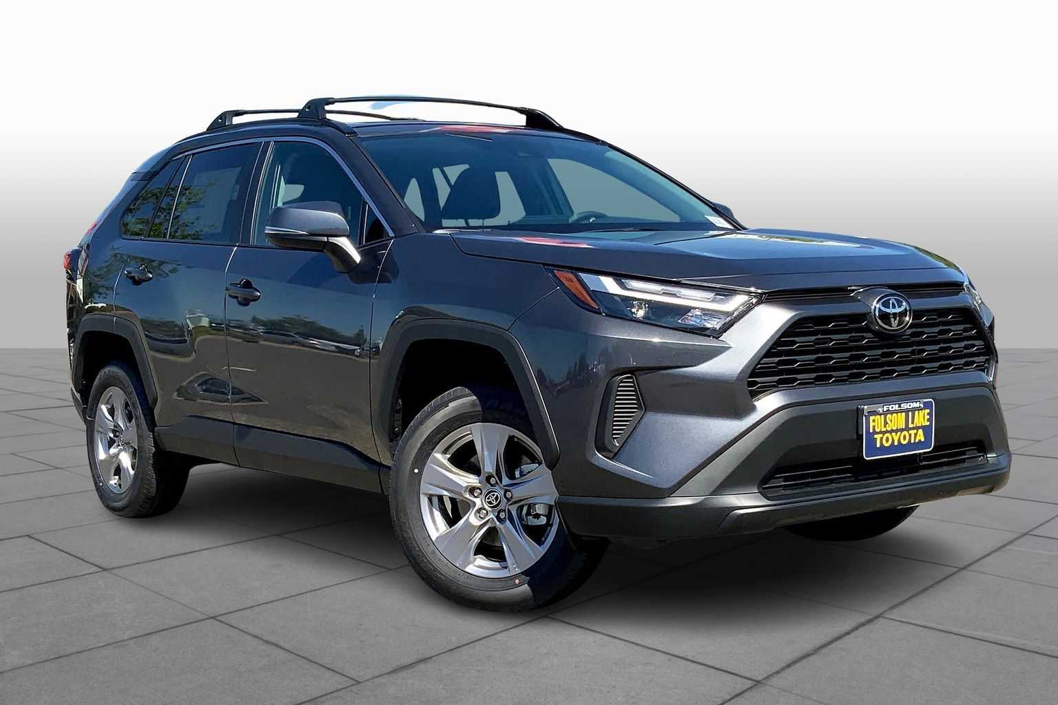 2025 Toyota RAV4 XLE photo 2