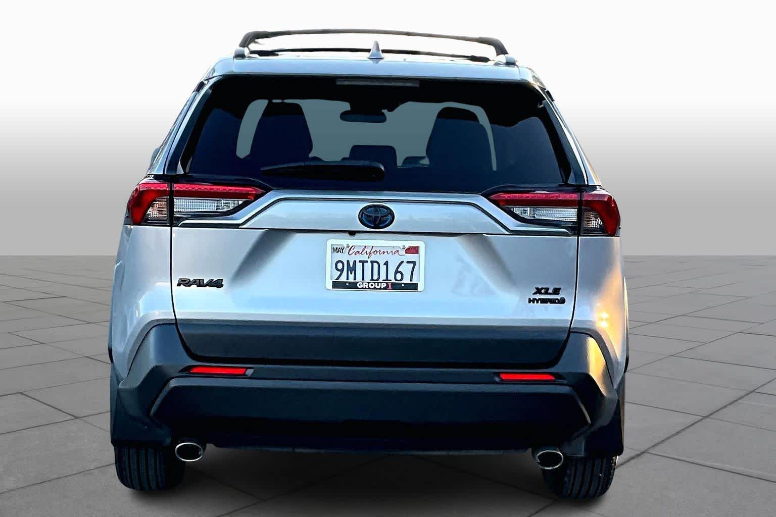 2024 Toyota RAV4 Hybrid XLE Premium photo 4