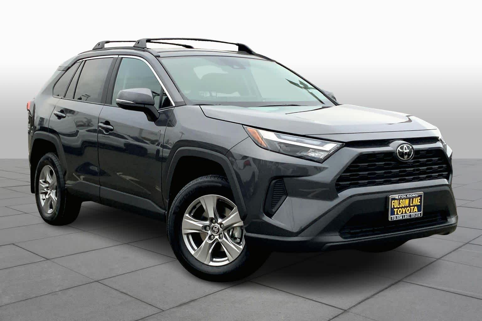 2025 Toyota RAV4 XLE photo 2
