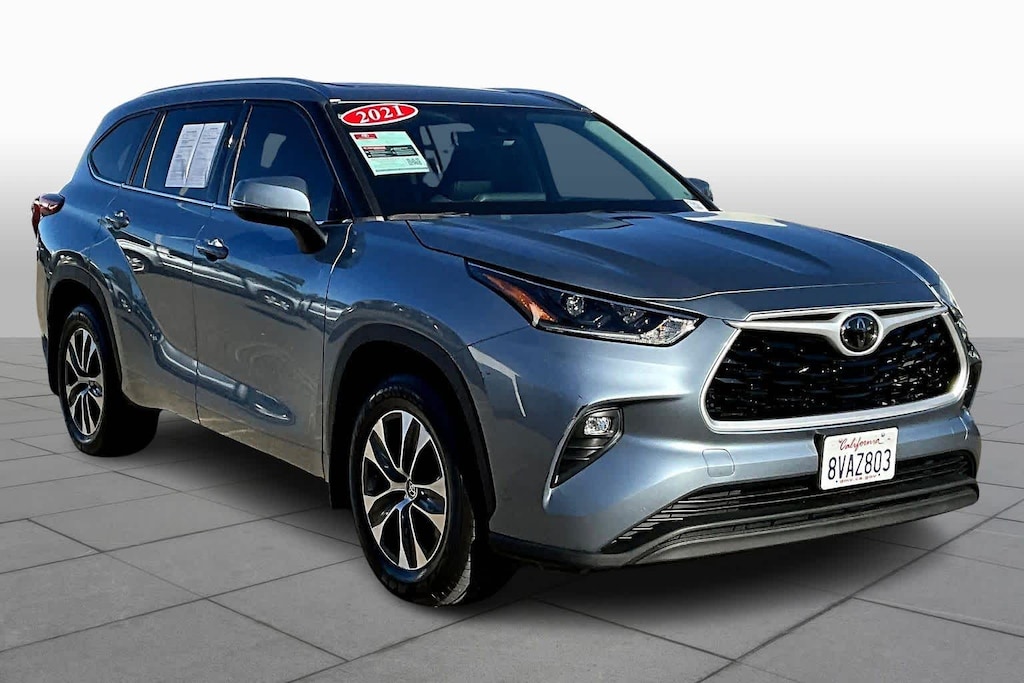 Used 2021 Toyota Highlander XLE AWD (Natl)