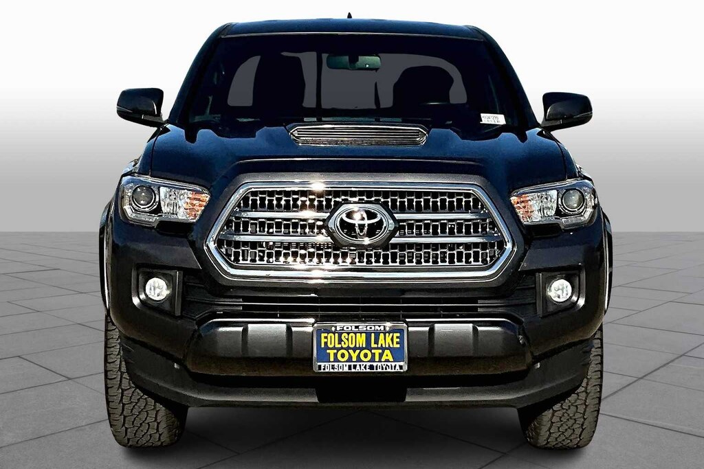 Used 2017 Toyota Tacoma TRD Sport Access Cab 6 Bed V6 4x2 AT (Natl) Access Cab 6 Bed V6 4x2 AT (Natl)