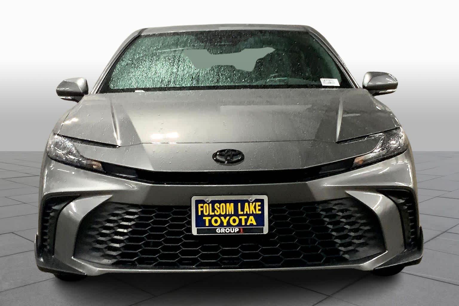 2026 Toyota Camry SE photo 3