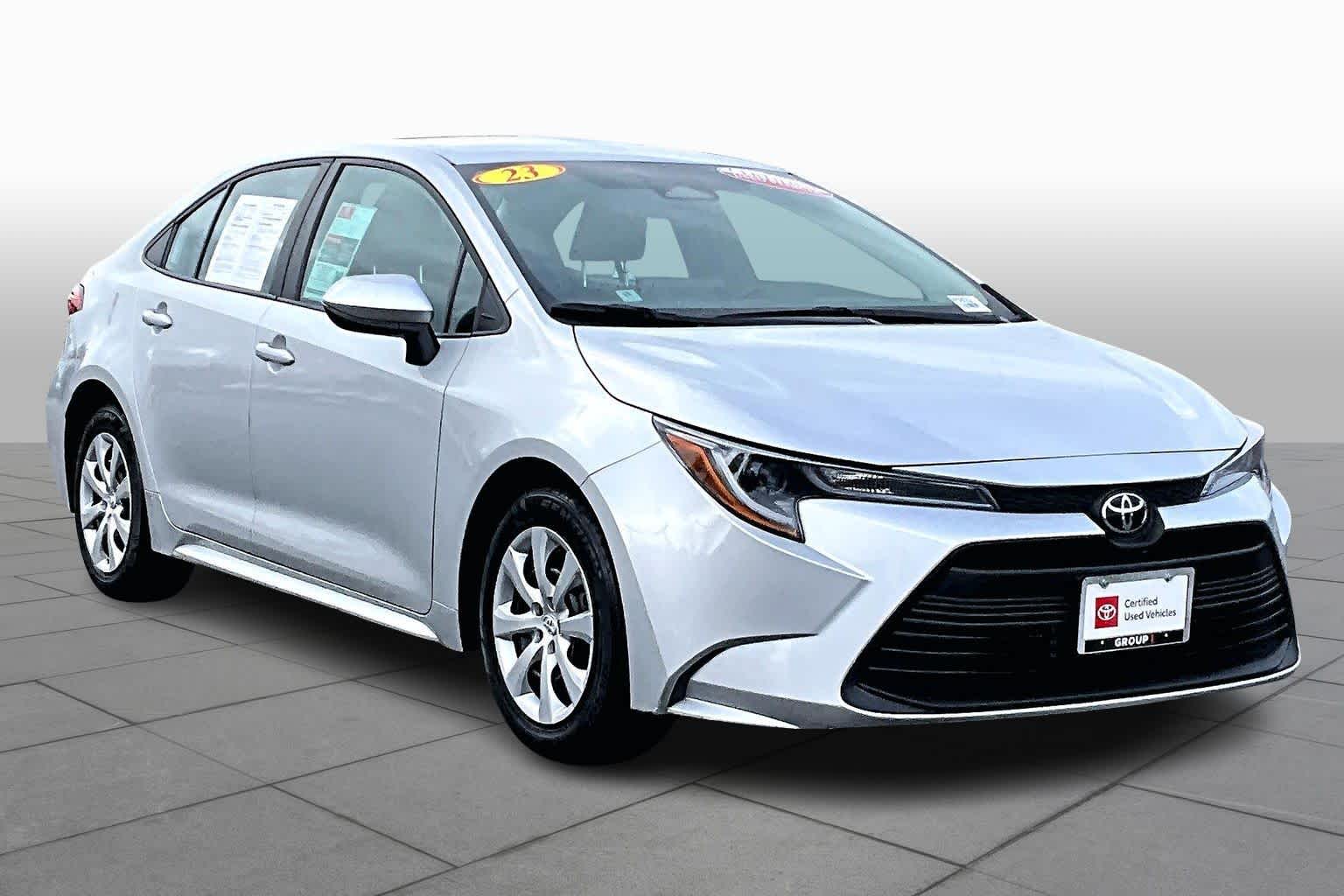 2023 Toyota Corolla LE photo 2