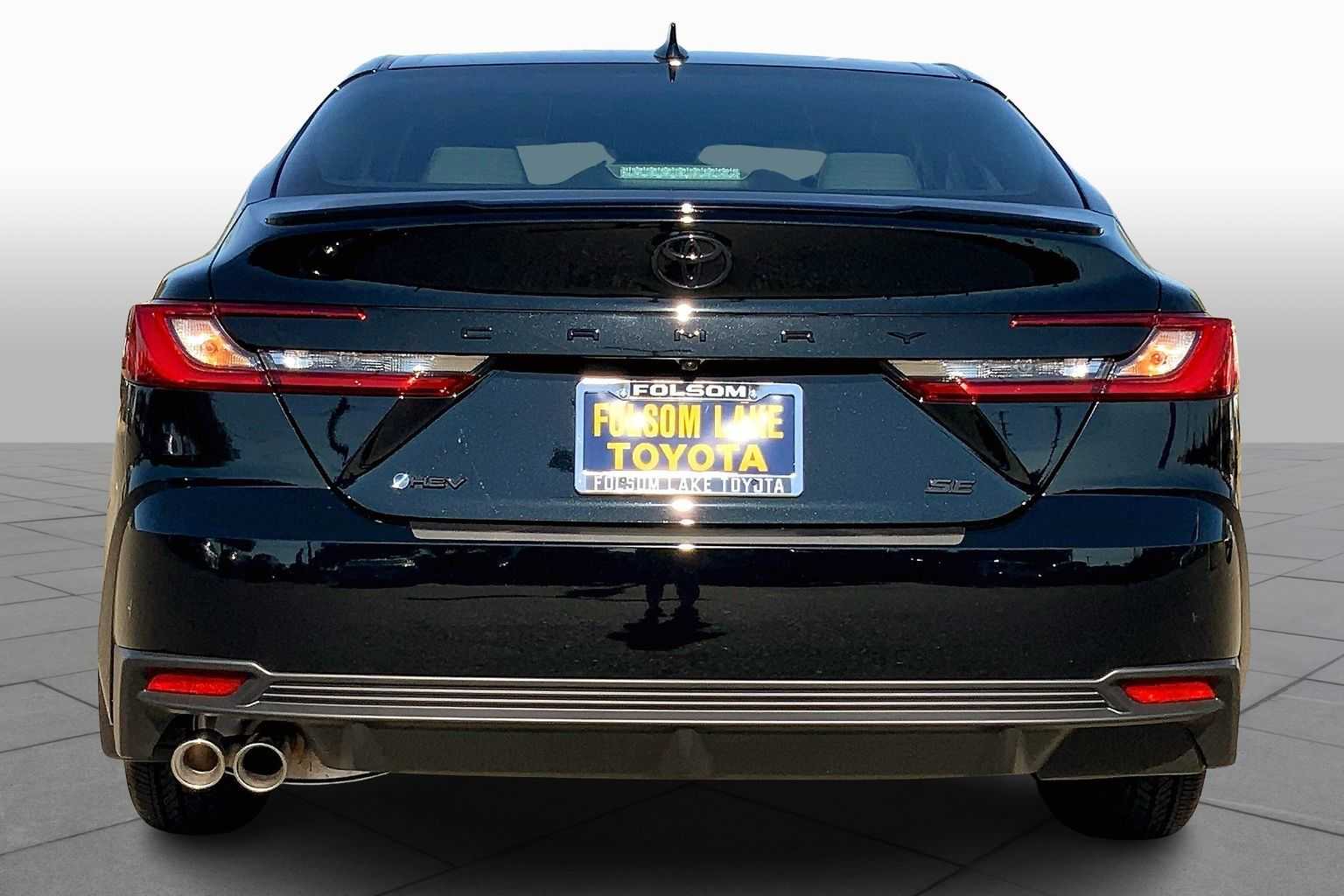 2025 Toyota Camry SE photo 4