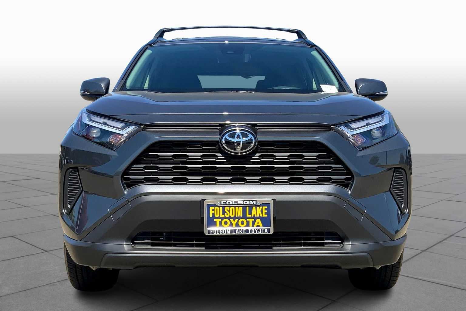 2025 Toyota RAV4 Hybrid LE photo 3