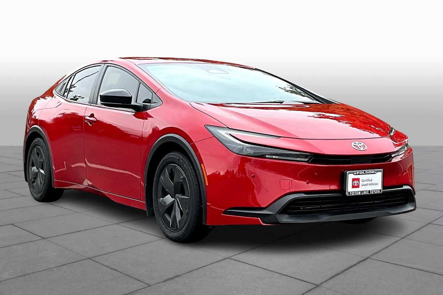2025 Toyota Prius LE photo 2