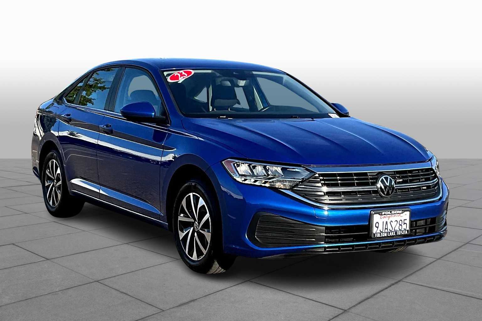 2023 Volkswagen Jetta S photo 2