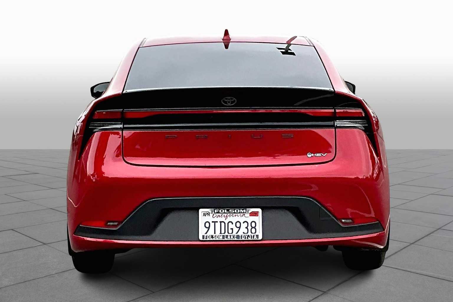 2025 Toyota Prius LE photo 4