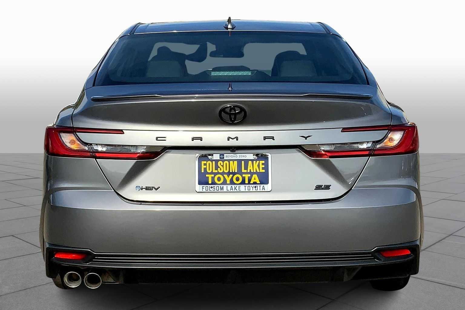 2026 Toyota Camry SE photo 4