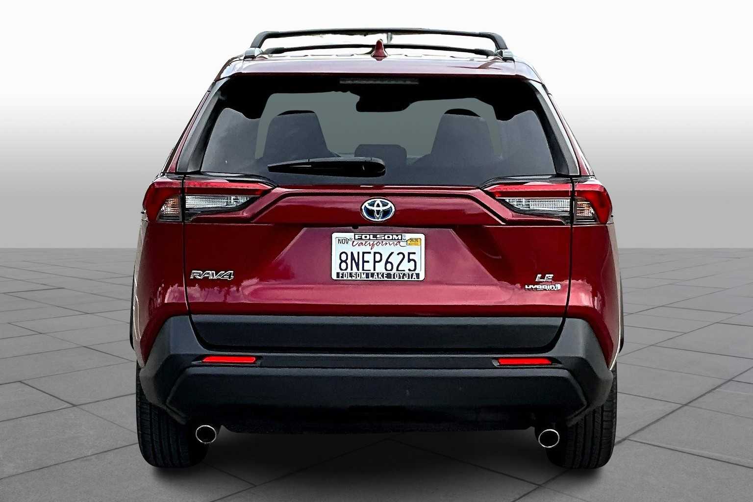 2020 Toyota RAV4 Hybrid LE photo 4