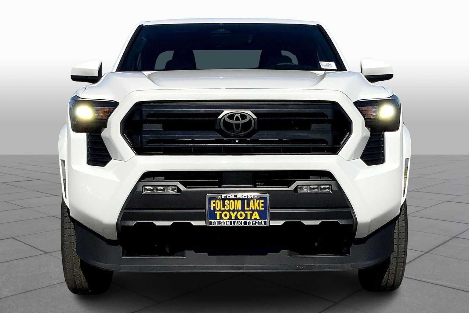 2025 Toyota Tacoma SR5 photo 3