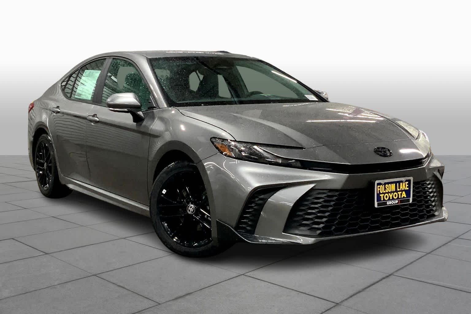 2026 Toyota Camry SE photo 2