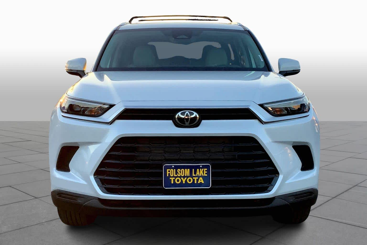 2026 Toyota Highlander Hybrid XLE photo 3