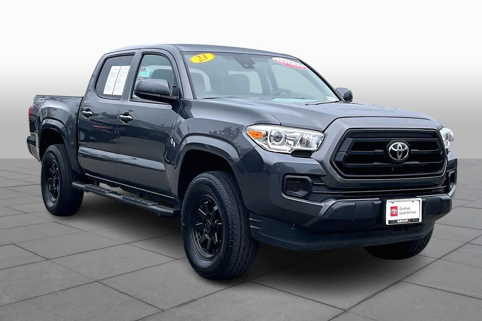 2023 Toyota Tacoma SR Double Cab V6 photo 2
