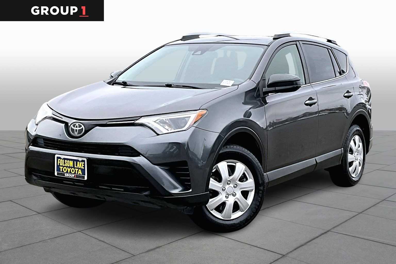 2017 Toyota RAV4 LE's photo