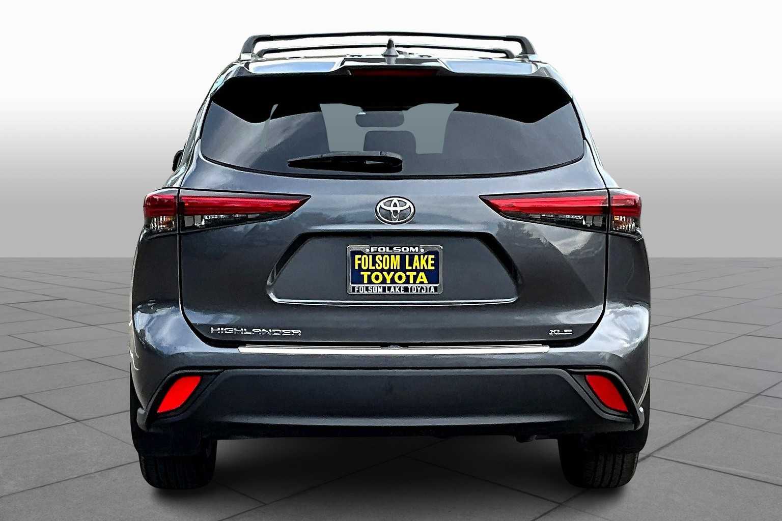 2022 Toyota Highlander XLE photo 4