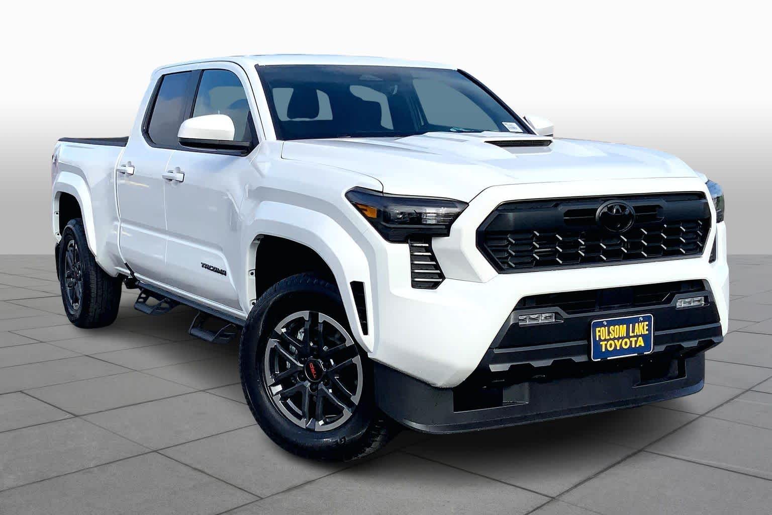 2026 Toyota Tacoma TRD Sport photo 2