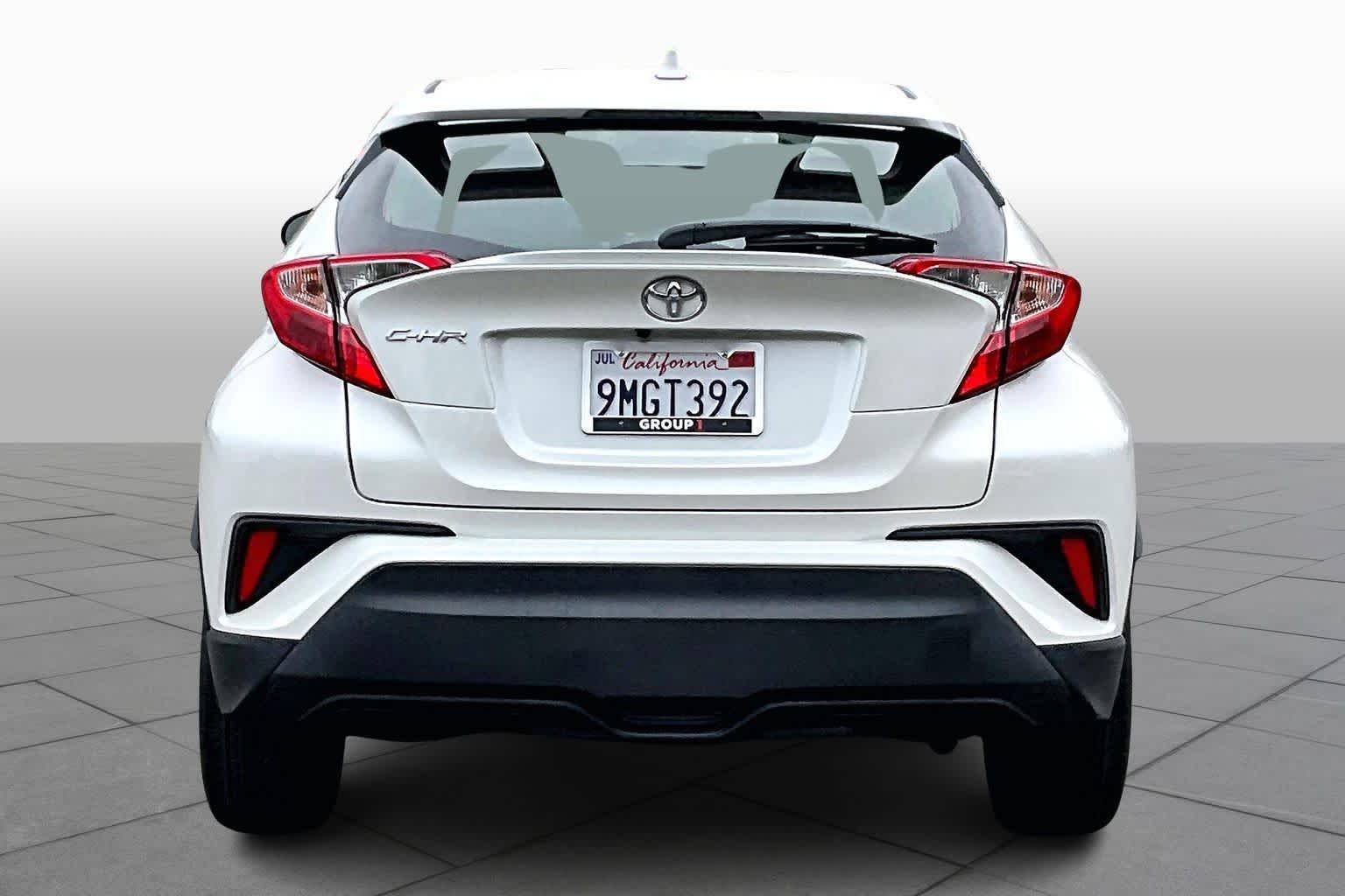 2021 Toyota C-HR LE photo 4