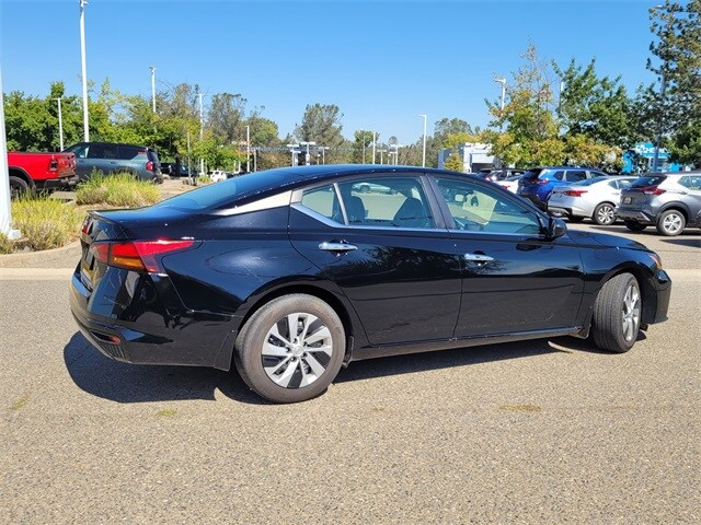 2024 Nissan Altima 2.5 S photo 2