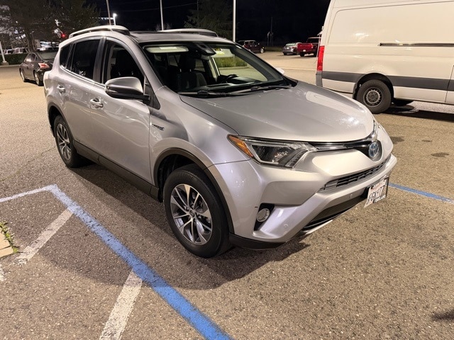 2018 Toyota RAV4 XLE's photo