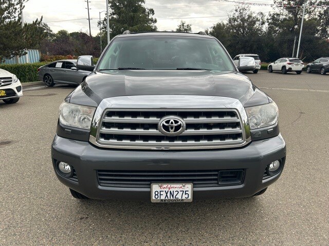 2017 Toyota Sequoia Platinum photo 2
