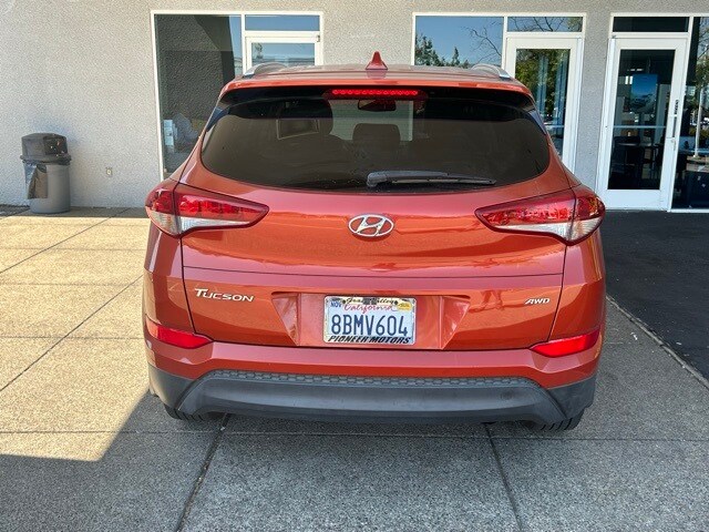 2017 Hyundai Tucson SE Plus photo 3