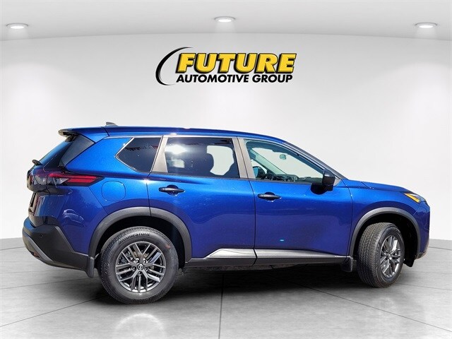 2023 Nissan Rogue S photo 2