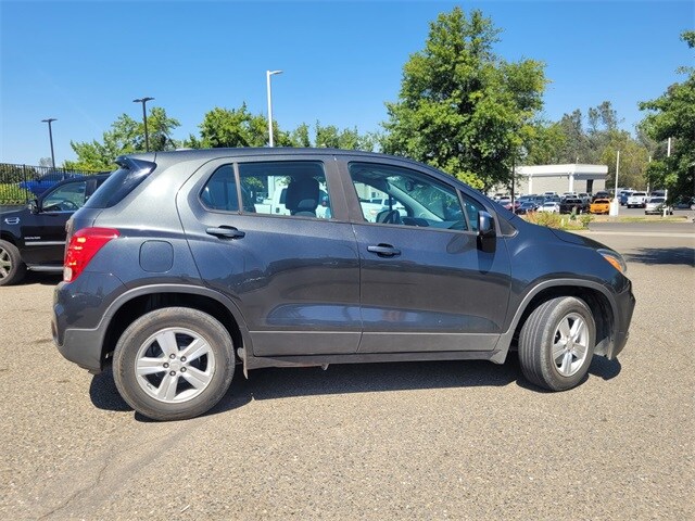 2019 Chevrolet Trax LS photo 3