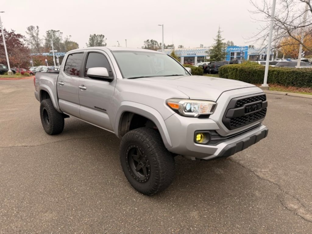 Used 2017 Toyota Tacoma SR5 V6 Truck Double Cab