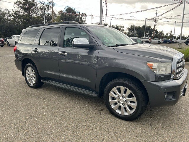 2017 Toyota Sequoia Platinum photo 3
