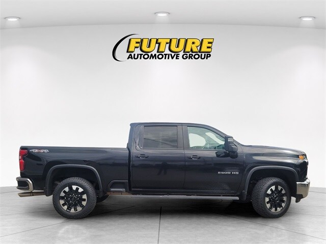 2020 Chevrolet Silverado 2500HD LT photo 3
