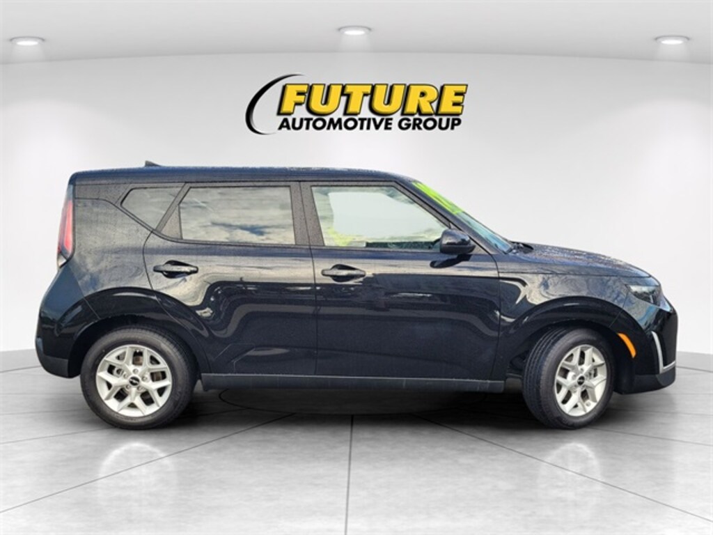 Used 2023 Kia Soul LX Hatchback