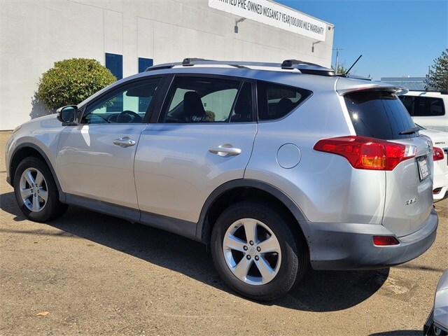 2014 Toyota RAV4 XLE photo 3
