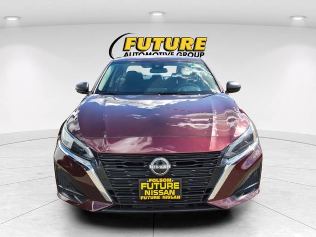 Used 2024 Nissan Altima 2.5 SV Sedan