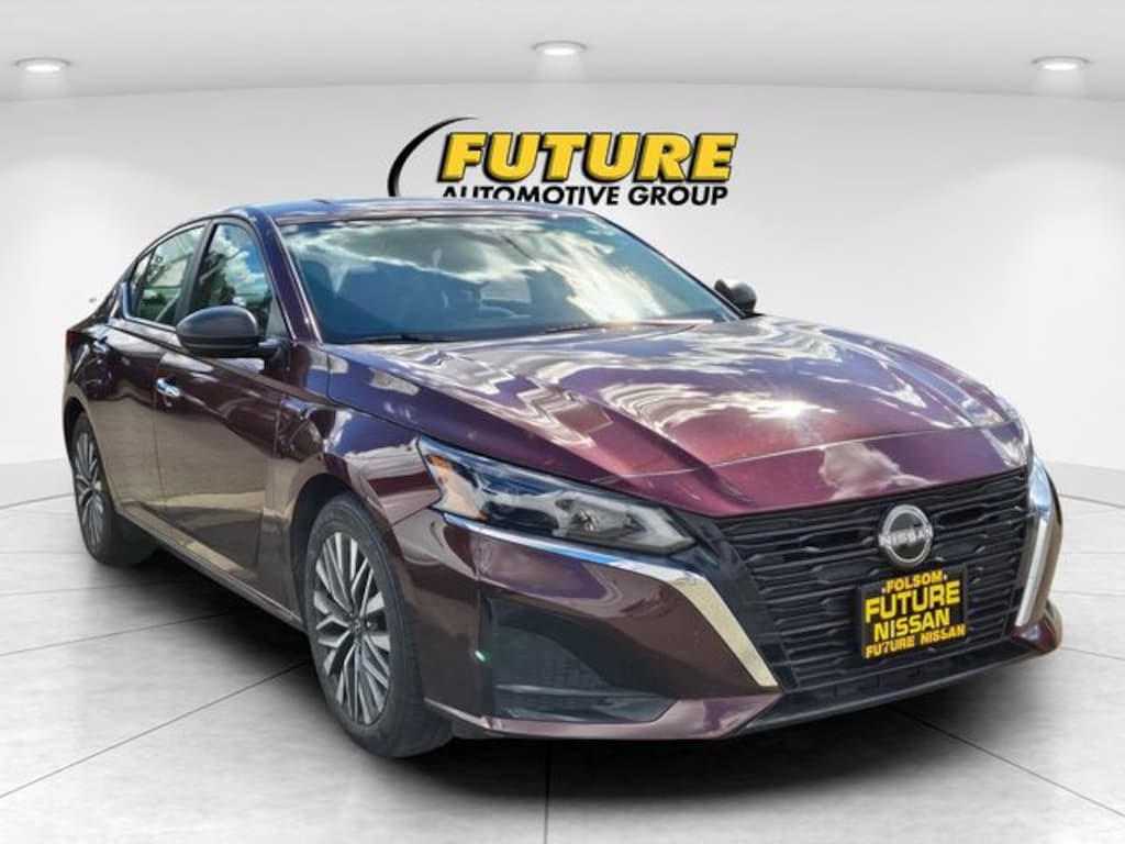 Used 2024 Nissan Altima 2.5 SV Sedan