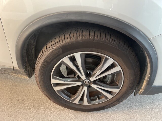 2018 Nissan Rogue SL photo 3