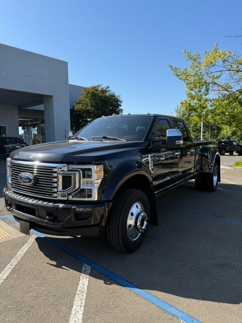 2022 Ford F-450 Platinum photo 2
