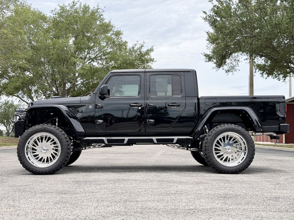 Used 2024 Jeep Gladiator Sport Truck Crew Cab