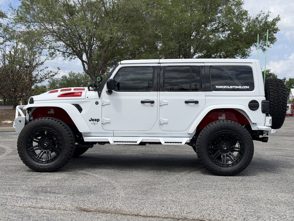 Used 2025 Jeep Wrangler Sahara SUV